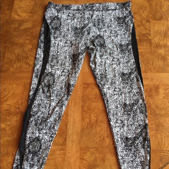 ONYX SPANDEX Leggings! New condition. - Picture 1 of 8